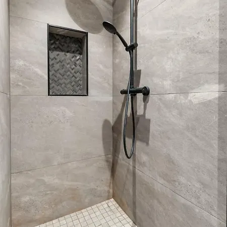 Dinbnb I New 2021 I Affordable Option * ברגן